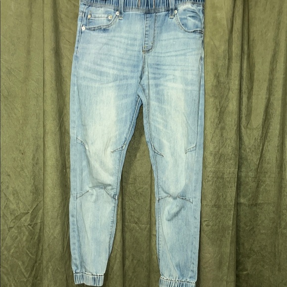 Denizen from Levi's Light Wash Jeans - Picture 1 of 9